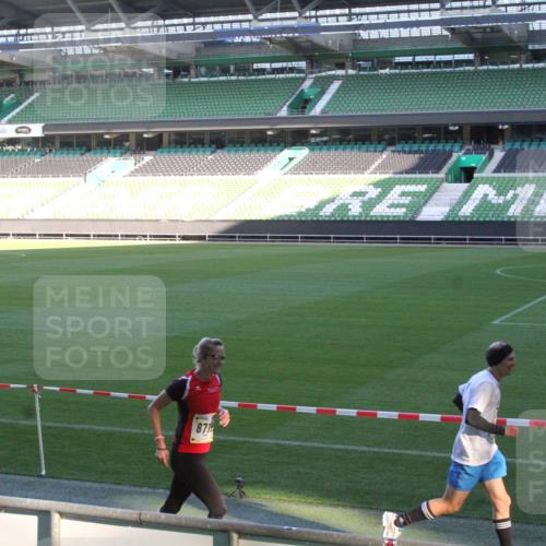 06.10.2024 - 19. swb-Marathon Bremen Yannick Fuchs http://msf.ph/oto/7349705 06.10.2024 10:25:45 Laufen im Stadion 7260, 7294, 7433, 7496, 7548, 7756, 7793, 7826, 7906, 8177, 8228, 8242, 8310, 8412, 8445, 8478, 8481, 8492, 8497, 8517, 8659, 8666, 8671, 8672, 8680, 8713, 8715, 8749, 8806, 8812, 8905, 8939, 8975, 9061 meine-sportfotos.de