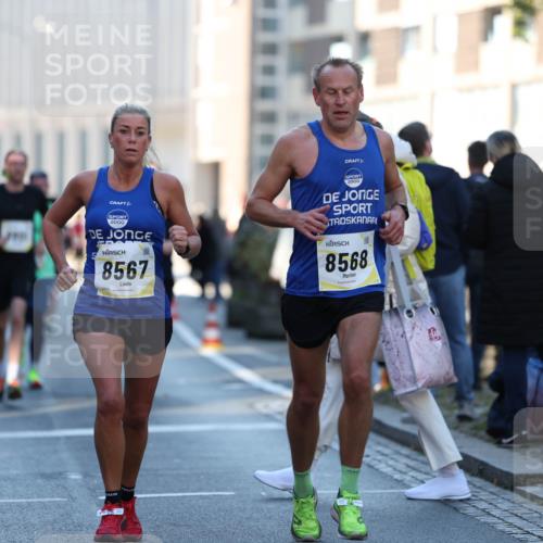 06.10.2024 - 19. swb-Marathon Bremen Michael Strokosch http://msf.ph/oto/7349710 06.10.2024 10:41:58 Laufen 2000, 8567, 2000, 8568 meine-sportfotos.de