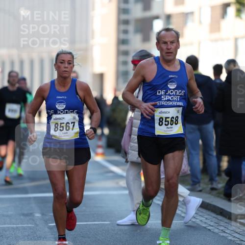 06.10.2024 - 19. swb-Marathon Bremen Michael Strokosch http://msf.ph/oto/7349714 06.10.2024 10:41:58 Laufen 2000, 8567, 8568 meine-sportfotos.de