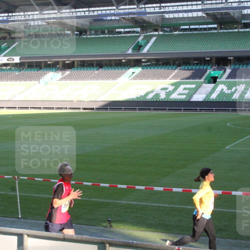 06.10.2024 - 19. swb-Marathon Bremen Yannick Fuchs http://msf.ph/oto/7349731 06.10.2024 10:25:49 Laufen im Stadion 7141, 7260, 7294, 7429, 7433, 7496, 7548, 7756, 7793, 7826, 7906, 8177, 8228, 8242, 8301, 8310, 8412, 8445, 8478, 8481, 8492, 8497, 8517, 8659, 8666, 8671, 8672, 8680, 8713, 8715, 8749, 8806, 8812, 8905, 8975, 9061 meine-sportfotos.de