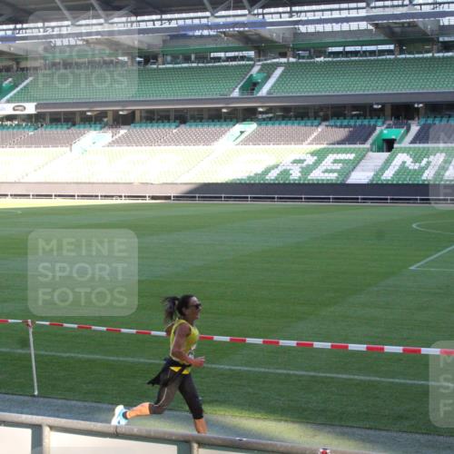 06.10.2024 - 19. swb-Marathon Bremen Yannick Fuchs http://msf.ph/oto/7349736 06.10.2024 10:25:52 Laufen im Stadion 7141, 7260, 7294, 7429, 7433, 7485, 7496, 7548, 7756, 7793, 7826, 7906, 8177, 8228, 8242, 8301, 8412, 8445, 8478, 8481, 8492, 8497, 8517, 8659, 8666, 8671, 8672, 8680, 8713, 8715, 8749, 8775, 8806, 8812, 8905, 8975, 9061 meine-sportfotos.de