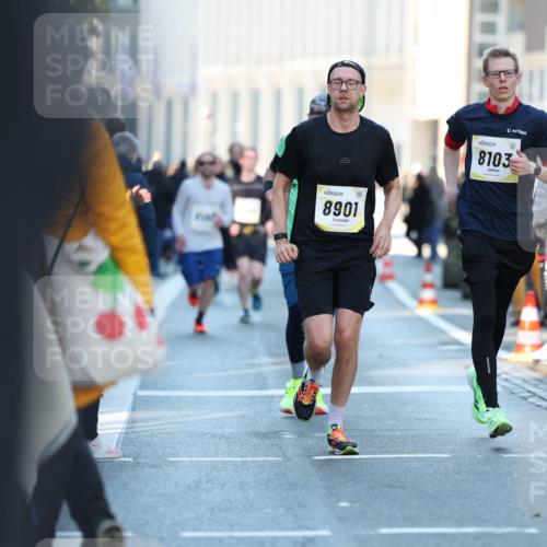 06.10.2024 - 19. swb-Marathon Bremen Michael Strokosch http://msf.ph/oto/7349737 06.10.2024 10:42:01 Laufen 8901, 8103 meine-sportfotos.de