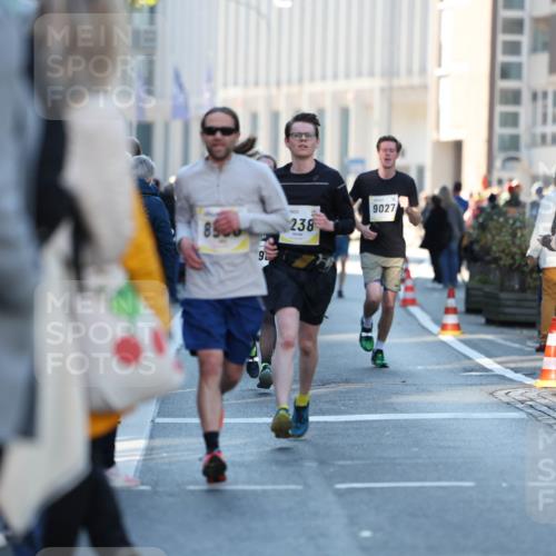 06.10.2024 - 19. swb-Marathon Bremen Michael Strokosch http://msf.ph/oto/7349756 06.10.2024 10:42:06 Laufen 850, 9, 238, 9027 meine-sportfotos.de