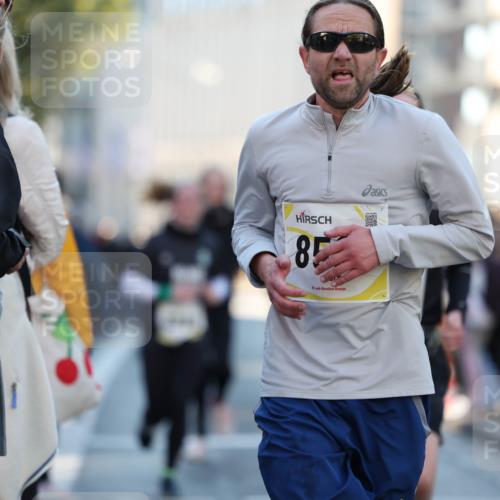 06.10.2024 - 19. swb-Marathon Bremen Michael Strokosch http://msf.ph/oto/7349764 06.10.2024 10:42:08 Laufen 85, 18 meine-sportfotos.de