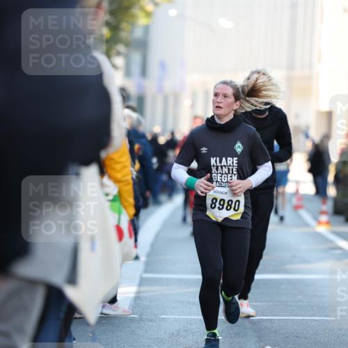 06.10.2024 - 19. swb-Marathon Bremen Michael Strokosch http://msf.ph/oto/7349765 06.10.2024 10:42:10 Laufen 8980 meine-sportfotos.de