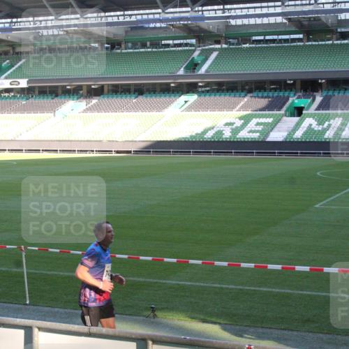 06.10.2024 - 19. swb-Marathon Bremen Yannick Fuchs http://msf.ph/oto/7349778 06.10.2024 10:26:03 Laufen im Stadion 7141, 7260, 7294, 7403, 7429, 7433, 7485, 7496, 7508, 7548, 7771, 7793, 7826, 7906, 7978, 8075, 8177, 8228, 8242, 8301, 8321, 8412, 8426, 8478, 8481, 8492, 8497, 8555, 8659, 8666, 8671, 8672, 8680, 8713, 8715, 8749, 8775, 8793, 8806, 8812, 8905, 8913, 8975, 8996, 8997, 9034, 9061 meine-sportfotos.de