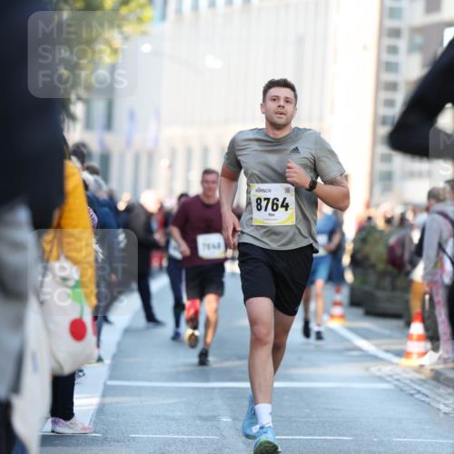 06.10.2024 - 19. swb-Marathon Bremen Michael Strokosch http://msf.ph/oto/7349779 06.10.2024 10:42:12 Laufen 7844, 8764 meine-sportfotos.de