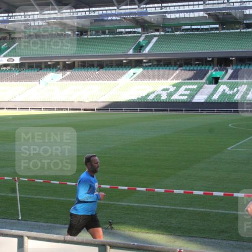06.10.2024 - 19. swb-Marathon Bremen Yannick Fuchs http://msf.ph/oto/7349786 06.10.2024 10:26:04 Laufen im Stadion 7141, 7260, 7294, 7403, 7429, 7433, 7485, 7496, 7508, 7548, 7771, 7793, 7826, 7906, 7978, 8075, 8177, 8228, 8242, 8301, 8321, 8412, 8426, 8478, 8481, 8492, 8497, 8555, 8659, 8666, 8671, 8672, 8680, 8713, 8715, 8749, 8775, 8793, 8806, 8812, 8905, 8913, 8975, 8996, 8997, 9034, 9061 meine-sportfotos.de