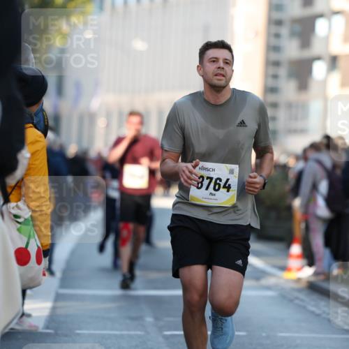 06.10.2024 - 19. swb-Marathon Bremen Michael Strokosch http://msf.ph/oto/7349789 06.10.2024 10:42:13 Laufen 3764 meine-sportfotos.de