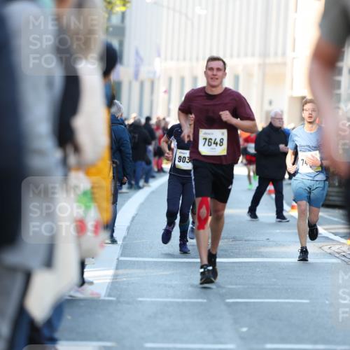 06.10.2024 - 19. swb-Marathon Bremen Michael Strokosch http://msf.ph/oto/7349802 06.10.2024 10:42:15 Laufen 903, 7648, 75, 876 meine-sportfotos.de