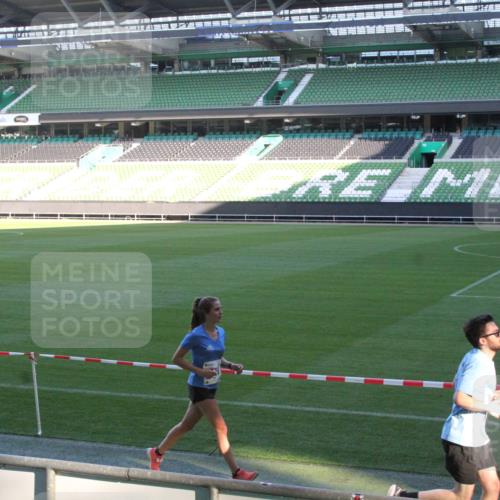 06.10.2024 - 19. swb-Marathon Bremen Yannick Fuchs http://msf.ph/oto/7349820 06.10.2024 10:26:12 Laufen im Stadion 7045, 7141, 7294, 7327, 7403, 7414, 7429, 7433, 7485, 7496, 7508, 7548, 7771, 7793, 7826, 7906, 7978, 8075, 8177, 8242, 8301, 8321, 8376, 8426, 8481, 8492, 8497, 8555, 8601, 8659, 8666, 8671, 8672, 8713, 8715, 8775, 8793, 8806, 8812, 8814, 8905, 8913, 8973, 8996, 8997, 9034, 9051, 9054, 9061, 9084 meine-sportfotos.de