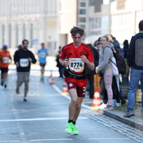 06.10.2024 - 19. swb-Marathon Bremen Michael Strokosch http://msf.ph/oto/7349822 06.10.2024 10:42:24 Laufen 8774 meine-sportfotos.de