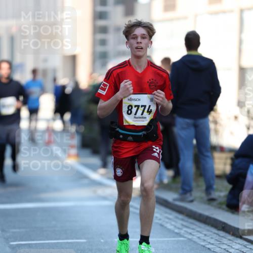 06.10.2024 - 19. swb-Marathon Bremen Michael Strokosch http://msf.ph/oto/7349832 06.10.2024 10:42:25 Laufen 8774 meine-sportfotos.de