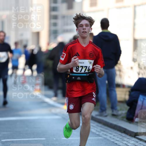 06.10.2024 - 19. swb-Marathon Bremen Michael Strokosch http://msf.ph/oto/7349836 06.10.2024 10:42:25 Laufen 8774 meine-sportfotos.de