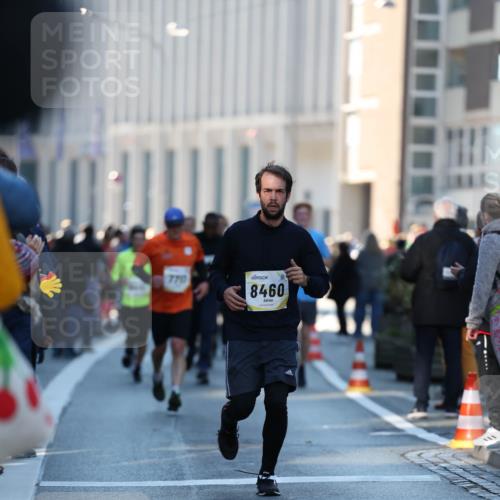 06.10.2024 - 19. swb-Marathon Bremen Michael Strokosch http://msf.ph/oto/7349847 06.10.2024 10:42:28 Laufen 770, 8460 meine-sportfotos.de