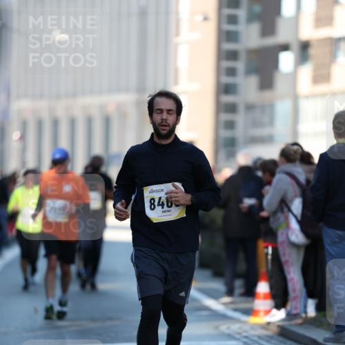 06.10.2024 - 19. swb-Marathon Bremen Michael Strokosch http://msf.ph/oto/7349860 06.10.2024 10:42:29 Laufen 846 meine-sportfotos.de