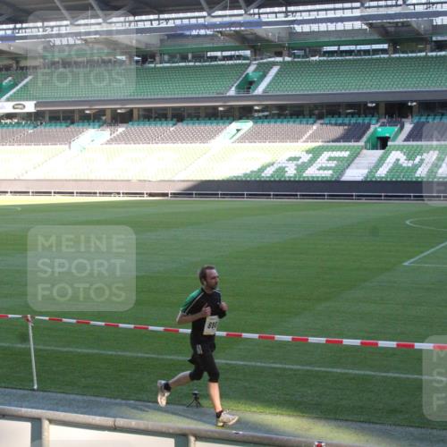 06.10.2024 - 19. swb-Marathon Bremen Yannick Fuchs http://msf.ph/oto/7349868 06.10.2024 10:26:22 Laufen im Stadion 7045, 7141, 7294, 7327, 7403, 7414, 7429, 7433, 7485, 7496, 7508, 7548, 7771, 7793, 7874, 7978, 8075, 8177, 8192, 8301, 8321, 8376, 8426, 8481, 8492, 8497, 8555, 8601, 8659, 8715, 8733, 8775, 8793, 8814, 8905, 8913, 8970, 8973, 8996, 8997, 9000, 9034, 9051, 9054, 9061, 9084 meine-sportfotos.de