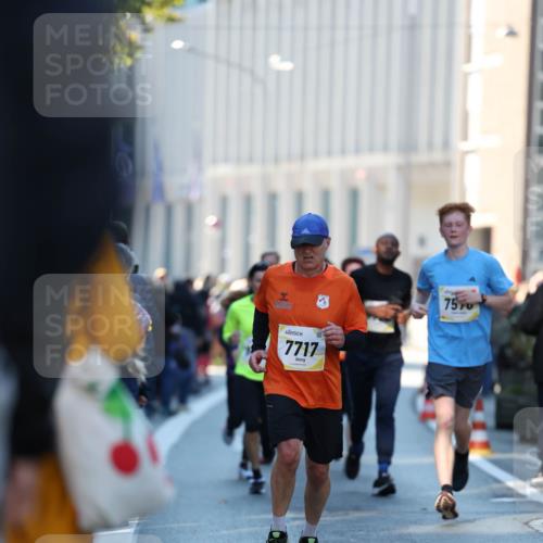06.10.2024 - 19. swb-Marathon Bremen Michael Strokosch http://msf.ph/oto/7349873 06.10.2024 10:42:31 Laufen 7717, 750 meine-sportfotos.de