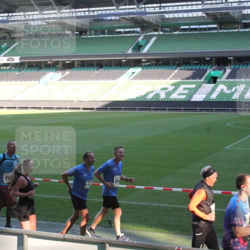06.10.2024 - 19. swb-Marathon Bremen Yannick Fuchs http://msf.ph/oto/7349878 06.10.2024 10:26:23 Laufen im Stadion 7045, 7141, 7294, 7327, 7403, 7414, 7429, 7433, 7485, 7496, 7508, 7548, 7720, 7771, 7793, 7874, 7978, 8075, 8177, 8192, 8301, 8321, 8376, 8426, 8452, 8481, 8492, 8497, 8555, 8601, 8659, 8715, 8733, 8775, 8793, 8814, 8905, 8913, 8970, 8973, 8996, 8997, 9000, 9034, 9051, 9054, 9061, 9084 meine-sportfotos.de