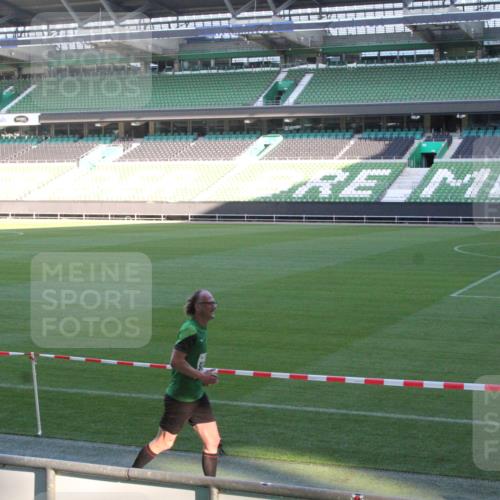 06.10.2024 - 19. swb-Marathon Bremen Yannick Fuchs http://msf.ph/oto/7349898 06.10.2024 10:26:27 Laufen im Stadion 7045, 7141, 7294, 7327, 7403, 7414, 7429, 7433, 7485, 7496, 7508, 7548, 7576, 7720, 7771, 7793, 7874, 7978, 8075, 8177, 8192, 8301, 8321, 8376, 8426, 8452, 8481, 8492, 8497, 8555, 8601, 8659, 8733, 8775, 8793, 8814, 8870, 8905, 8913, 8970, 8973, 8996, 8997, 9000, 9025, 9034, 9051, 9054, 9061, 9084 meine-sportfotos.de