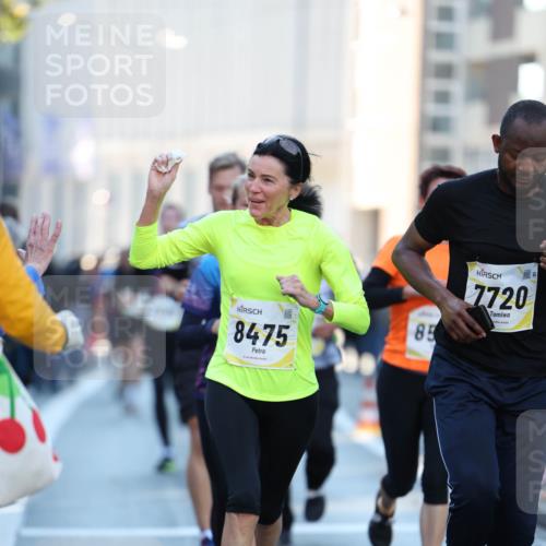 06.10.2024 - 19. swb-Marathon Bremen Michael Strokosch http://msf.ph/oto/7349911 06.10.2024 10:42:37 Laufen 8475, 85, 7720 meine-sportfotos.de