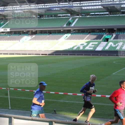 06.10.2024 - 19. swb-Marathon Bremen Yannick Fuchs http://msf.ph/oto/7349914 06.10.2024 10:26:31 Laufen im Stadion 7045, 7141, 7294, 7327, 7403, 7414, 7429, 7433, 7485, 7496, 7508, 7548, 7576, 7720, 7771, 7793, 7874, 7978, 8075, 8177, 8192, 8301, 8321, 8376, 8426, 8452, 8481, 8492, 8555, 8578, 8601, 8659, 8733, 8775, 8793, 8814, 8870, 8913, 8970, 8973, 8996, 8997, 9000, 9025, 9034, 9051, 9054, 9061, 9070, 9084 meine-sportfotos.de