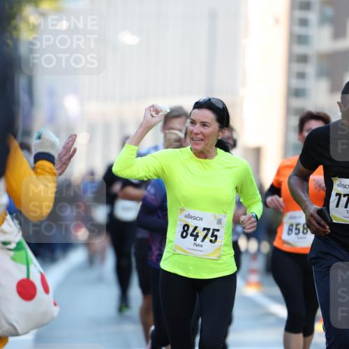 06.10.2024 - 19. swb-Marathon Bremen Michael Strokosch http://msf.ph/oto/7349916 06.10.2024 10:42:37 Laufen 8475, 858, 77 meine-sportfotos.de