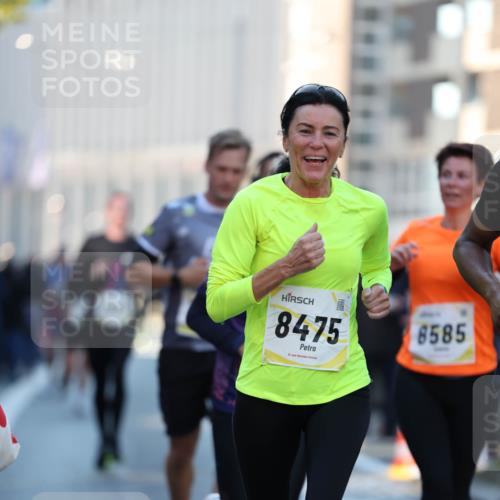 06.10.2024 - 19. swb-Marathon Bremen Michael Strokosch http://msf.ph/oto/7349923 06.10.2024 10:42:38 Laufen 8475, 8585 meine-sportfotos.de