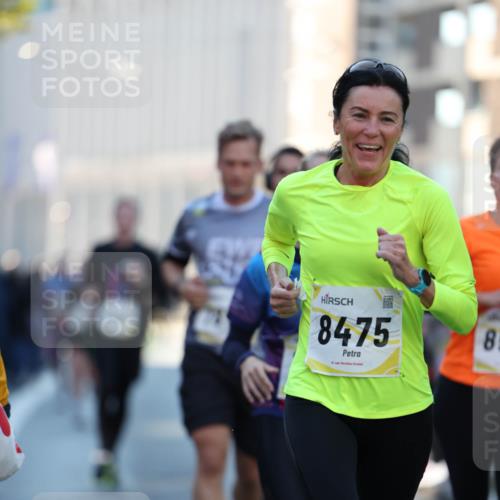 06.10.2024 - 19. swb-Marathon Bremen Michael Strokosch http://msf.ph/oto/7349924 06.10.2024 10:42:38 Laufen 8475, 8 meine-sportfotos.de
