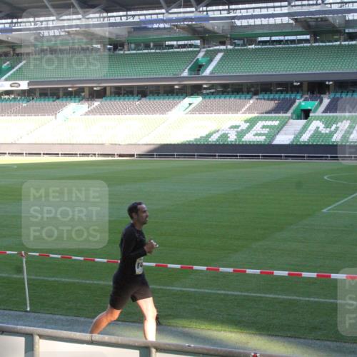 06.10.2024 - 19. swb-Marathon Bremen Yannick Fuchs http://msf.ph/oto/7349932 06.10.2024 10:26:39 Laufen im Stadion 7045, 7141, 7294, 7327, 7403, 7414, 7429, 7485, 7508, 7576, 7720, 7771, 7793, 7874, 7978, 8075, 8177, 8192, 8301, 8321, 8376, 8426, 8452, 8492, 8555, 8578, 8601, 8652, 8733, 8775, 8793, 8814, 8870, 8913, 8970, 8973, 8996, 8997, 9000, 9025, 9034, 9051, 9054, 9061, 9070, 9084 meine-sportfotos.de