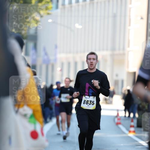 06.10.2024 - 19. swb-Marathon Bremen Michael Strokosch http://msf.ph/oto/7349933 06.10.2024 10:42:40 Laufen 8635 meine-sportfotos.de