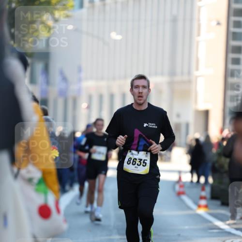06.10.2024 - 19. swb-Marathon Bremen Michael Strokosch http://msf.ph/oto/7349936 06.10.2024 10:42:41 Laufen 8635 meine-sportfotos.de