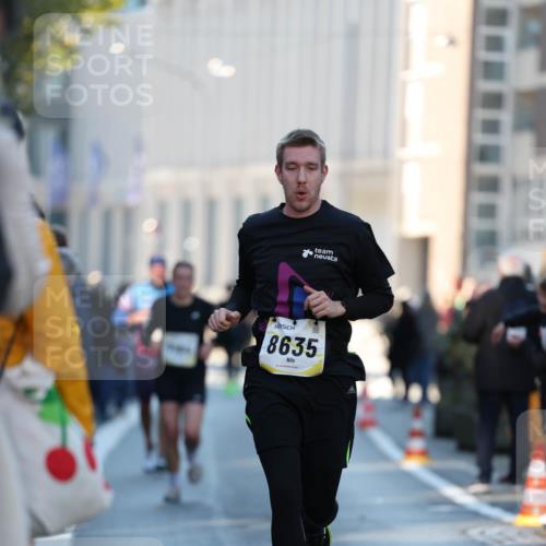 06.10.2024 - 19. swb-Marathon Bremen Michael Strokosch http://msf.ph/oto/7349945 06.10.2024 10:42:41 Laufen 8635 meine-sportfotos.de