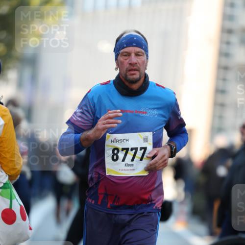 06.10.2024 - 19. swb-Marathon Bremen Michael Strokosch http://msf.ph/oto/7349984 06.10.2024 10:42:49 Laufen 2024, 8777, 19 meine-sportfotos.de