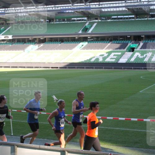 06.10.2024 - 19. swb-Marathon Bremen Yannick Fuchs http://msf.ph/oto/7350011 06.10.2024 10:27:04 Laufen im Stadion 7008, 7045, 7327, 7414, 7491, 7576, 7720, 7874, 7887, 7953, 8103, 8172, 8192, 8238, 8239, 8335, 8376, 8452, 8460, 8475, 8561, 8567, 8568, 8578, 8580, 8585, 8601, 8636, 8645, 8652, 8732, 8733, 8814, 8817, 8870, 8904, 8970, 8973, 9000, 9016, 9025, 9032, 9051, 9054, 9070, 9084, 9110 meine-sportfotos.de