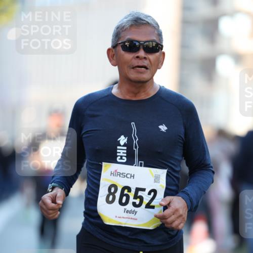 06.10.2024 - 19. swb-Marathon Bremen Michael Strokosch http://msf.ph/oto/7350021 06.10.2024 10:42:57 Laufen 8652, 19 meine-sportfotos.de