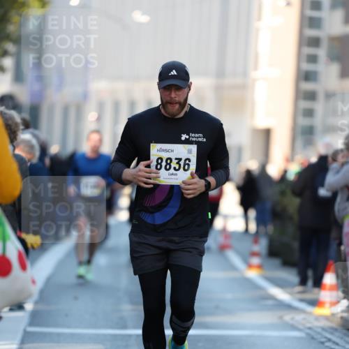 06.10.2024 - 19. swb-Marathon Bremen Michael Strokosch http://msf.ph/oto/7350033 06.10.2024 10:42:59 Laufen 8836 meine-sportfotos.de