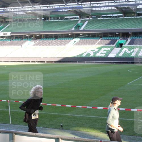 06.10.2024 - 19. swb-Marathon Bremen Yannick Fuchs http://msf.ph/oto/7350059 06.10.2024 10:27:17 Laufen im Stadion 7008, 7491, 7560, 7576, 7717, 7720, 7833, 7874, 7887, 7953, 8103, 8150, 8172, 8238, 8239, 8335, 8452, 8460, 8475, 8561, 8567, 8568, 8578, 8580, 8585, 8610, 8635, 8636, 8645, 8652, 8658, 8732, 8764, 8777, 8817, 8856, 8870, 8901, 8904, 9016, 9025, 9027, 9032, 9070, 9085, 9110 meine-sportfotos.de
