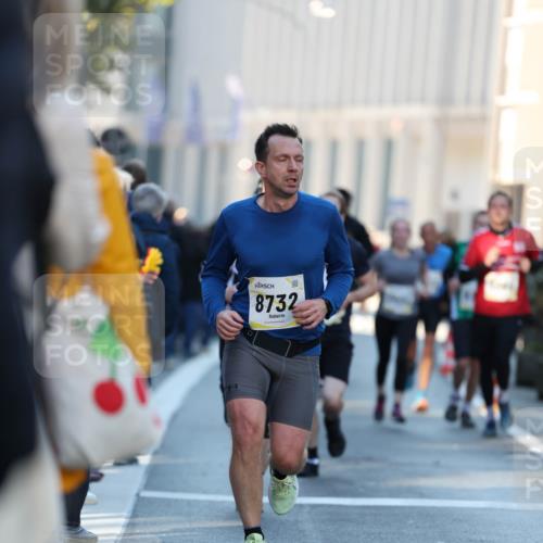 06.10.2024 - 19. swb-Marathon Bremen Michael Strokosch http://msf.ph/oto/7350061 06.10.2024 10:43:04 Laufen 8732 meine-sportfotos.de