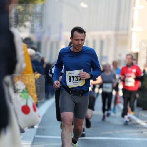 06.10.2024 - 19. swb-Marathon Bremen Michael Strokosch http://msf.ph/oto/7350066 06.10.2024 10:43:04 Laufen 8732 meine-sportfotos.de
