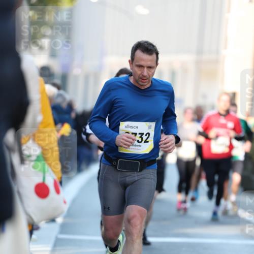 06.10.2024 - 19. swb-Marathon Bremen Michael Strokosch http://msf.ph/oto/7350070 06.10.2024 10:43:05 Laufen 732 meine-sportfotos.de