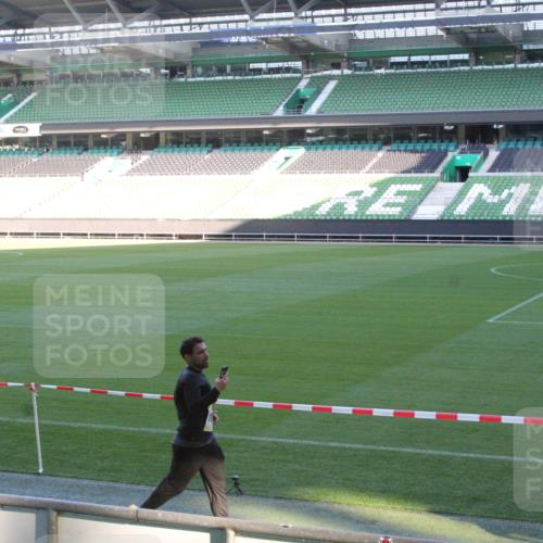06.10.2024 - 19. swb-Marathon Bremen Yannick Fuchs http://msf.ph/oto/7350132 06.10.2024 10:27:37 Laufen im Stadion 7008, 7052, 7184, 7214, 7452, 7491, 7560, 7638, 7647, 7673, 7717, 7833, 7876, 7887, 7953, 8103, 8150, 8172, 8238, 8239, 8316, 8335, 8351, 8460, 8475, 8561, 8567, 8568, 8580, 8585, 8610, 8635, 8636, 8645, 8652, 8658, 8701, 8732, 8754, 8764, 8774, 8777, 8801, 8817, 8856, 8901, 8904, 8943, 8980, 9016, 9027, 9032, 9085, 9110 meine-sportfotos.de