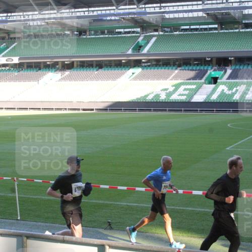 06.10.2024 - 19. swb-Marathon Bremen Yannick Fuchs http://msf.ph/oto/7350324 06.10.2024 10:27:41 Laufen im Stadion 7008, 7052, 7184, 7198, 7214, 7452, 7491, 7560, 7638, 7647, 7673, 7717, 7833, 7876, 7887, 7953, 8066, 8103, 8150, 8172, 8238, 8239, 8316, 8335, 8351, 8460, 8475, 8561, 8567, 8568, 8580, 8585, 8610, 8635, 8636, 8645, 8658, 8701, 8732, 8754, 8764, 8774, 8777, 8801, 8817, 8836, 8856, 8901, 8904, 8943, 8980, 9016, 9027, 9032, 9085, 9110 meine-sportfotos.de