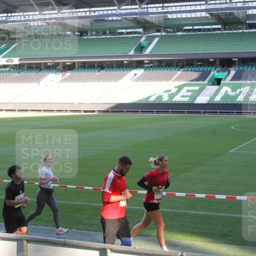 06.10.2024 - 19. swb-Marathon Bremen Yannick Fuchs http://msf.ph/oto/7350358 06.10.2024 10:28:05 Laufen im Stadion 7025, 7052, 7094, 7095, 7184, 7198, 7214, 7303, 7364, 7452, 7464, 7501, 7560, 7594, 7638, 7647, 7673, 7717, 7833, 7876, 8066, 8150, 8173, 8185, 8288, 8316, 8351, 8403, 8405, 8411, 8456, 8610, 8635, 8658, 8701, 8711, 8716, 8754, 8764, 8774, 8777, 8801, 8816, 8824, 8827, 8836, 8856, 8891, 8901, 8943, 8980, 9027, 9040, 9060, 9085 meine-sportfotos.de