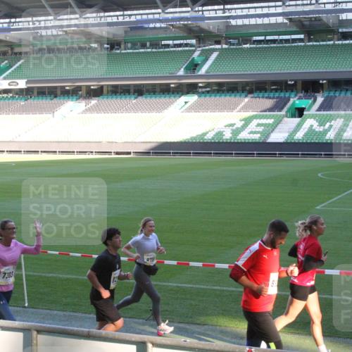 06.10.2024 - 19. swb-Marathon Bremen Yannick Fuchs http://msf.ph/oto/7350360 06.10.2024 10:28:05 Laufen im Stadion 7025, 7052, 7094, 7095, 7184, 7198, 7214, 7303, 7364, 7452, 7464, 7501, 7560, 7594, 7638, 7647, 7673, 7717, 7833, 7876, 8066, 8150, 8173, 8185, 8288, 8316, 8351, 8403, 8405, 8411, 8456, 8610, 8635, 8658, 8701, 8711, 8716, 8754, 8764, 8774, 8777, 8801, 8816, 8824, 8827, 8836, 8856, 8891, 8901, 8943, 8980, 9027, 9040, 9060, 9085 meine-sportfotos.de
