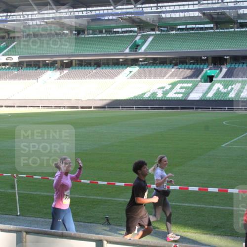 06.10.2024 - 19. swb-Marathon Bremen Yannick Fuchs http://msf.ph/oto/7350363 06.10.2024 10:28:05 Laufen im Stadion 7025, 7052, 7094, 7095, 7184, 7198, 7214, 7303, 7364, 7452, 7464, 7501, 7560, 7594, 7638, 7647, 7673, 7717, 7833, 7876, 8066, 8150, 8173, 8185, 8288, 8316, 8351, 8403, 8405, 8411, 8456, 8610, 8635, 8658, 8701, 8711, 8716, 8754, 8764, 8774, 8777, 8801, 8816, 8824, 8827, 8836, 8856, 8891, 8901, 8943, 8980, 9027, 9040, 9060, 9085 meine-sportfotos.de
