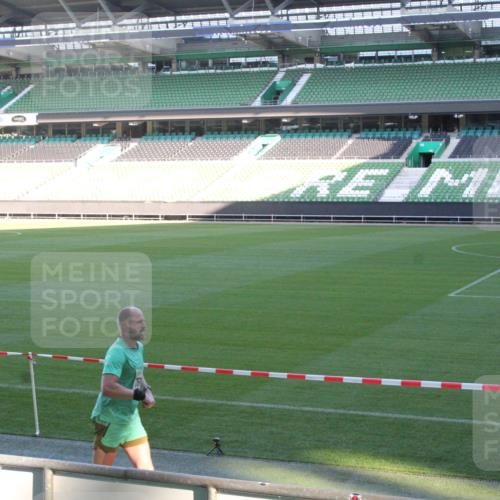 06.10.2024 - 19. swb-Marathon Bremen Yannick Fuchs http://msf.ph/oto/7350456 06.10.2024 10:28:35 Laufen im Stadion 7025, 7041, 7086, 7094, 7095, 7195, 7198, 7216, 7217, 7218, 7303, 7364, 7402, 7464, 7501, 7511, 7521, 7526, 7538, 7541, 7568, 7569, 7594, 7697, 7827, 7897, 7965, 8066, 8067, 8173, 8185, 8251, 8261, 8288, 8323, 8334, 8374, 8403, 8405, 8411, 8456, 8488, 8498, 8526, 8551, 8569, 8711, 8716, 8816, 8824, 8827, 8833, 8836, 8877, 8891, 8943, 8966, 8968, 8991, 9040, 9060 meine-sportfotos.de