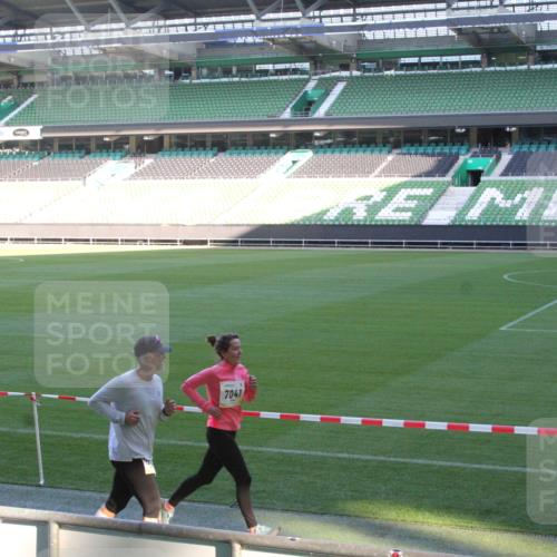 06.10.2024 - 19. swb-Marathon Bremen Yannick Fuchs http://msf.ph/oto/7350460 06.10.2024 10:28:37 Laufen im Stadion 7025, 7041, 7086, 7094, 7095, 7195, 7198, 7216, 7217, 7218, 7303, 7364, 7402, 7464, 7501, 7511, 7521, 7526, 7538, 7541, 7568, 7569, 7594, 7697, 7827, 7897, 7940, 7965, 8066, 8067, 8173, 8185, 8251, 8261, 8288, 8306, 8323, 8334, 8374, 8403, 8405, 8411, 8456, 8488, 8498, 8526, 8551, 8566, 8569, 8711, 8716, 8816, 8824, 8827, 8833, 8836, 8877, 8891, 8966, 8968, 8990, 8991, 9040, 9060 meine-sportfotos.de