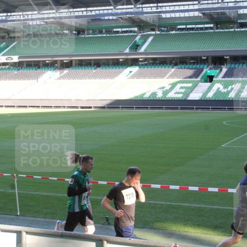06.10.2024 - 19. swb-Marathon Bremen Yannick Fuchs http://msf.ph/oto/7350523 06.10.2024 10:28:51 Laufen im Stadion 7025, 7041, 7086, 7094, 7095, 7099, 7195, 7216, 7217, 7218, 7296, 7364, 7402, 7464, 7501, 7511, 7521, 7526, 7538, 7541, 7568, 7569, 7590, 7697, 7776, 7827, 7897, 7940, 7965, 8018, 8067, 8173, 8244, 8251, 8261, 8306, 8323, 8334, 8336, 8374, 8403, 8405, 8411, 8419, 8456, 8488, 8498, 8526, 8536, 8551, 8566, 8569, 8665, 8711, 8819, 8833, 8877, 8891, 8965, 8966, 8968, 8990, 8991, 9014, 9038, 9040, 9060, 9080 meine-sportfotos.de