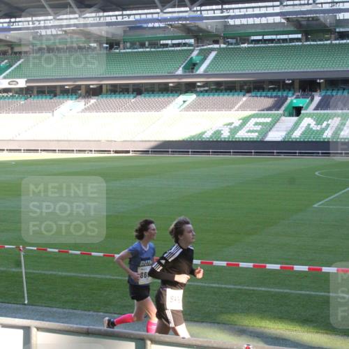 06.10.2024 - 19. swb-Marathon Bremen Yannick Fuchs http://msf.ph/oto/7350541 06.10.2024 10:28:56 Laufen im Stadion 7025, 7041, 7086, 7094, 7099, 7195, 7216, 7217, 7218, 7296, 7402, 7464, 7501, 7511, 7521, 7526, 7538, 7541, 7568, 7569, 7590, 7671, 7697, 7776, 7827, 7897, 7940, 7965, 8018, 8067, 8244, 8251, 8261, 8306, 8323, 8334, 8336, 8374, 8403, 8405, 8411, 8419, 8443, 8488, 8498, 8526, 8536, 8551, 8566, 8569, 8665, 8819, 8833, 8877, 8891, 8965, 8966, 8968, 8990, 8991, 9014, 9038, 9040, 9060, 9080 meine-sportfotos.de